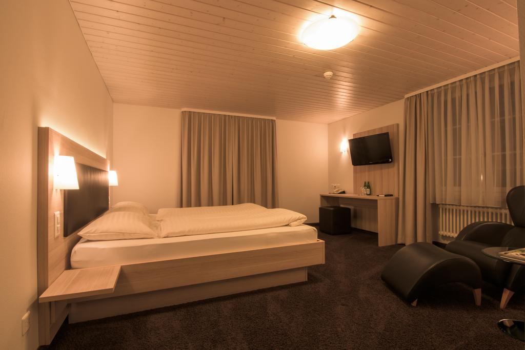 Hotel Zum Goldenen Kreuz Frauenfeld Pokoj fotografie