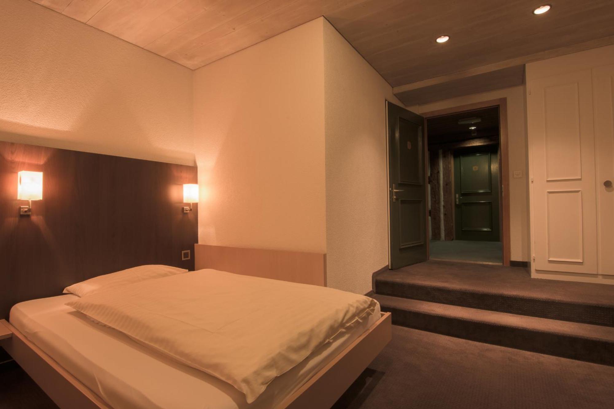 Hotel Zum Goldenen Kreuz Frauenfeld Pokoj fotografie