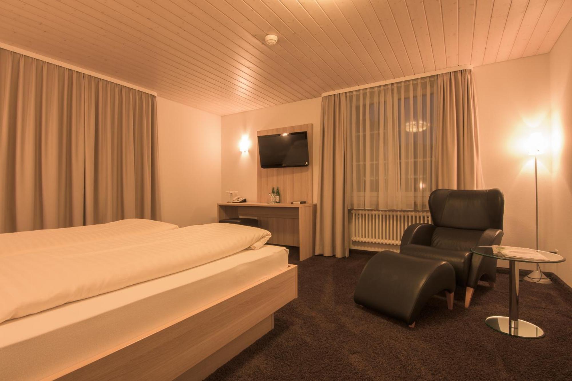 Hotel Zum Goldenen Kreuz Frauenfeld Pokoj fotografie